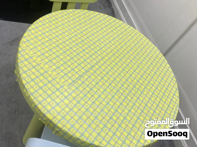 طاولة اطفال