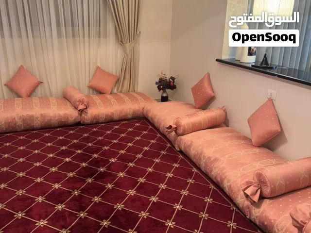 صالون مستعمل بحالة ممتازة جداً