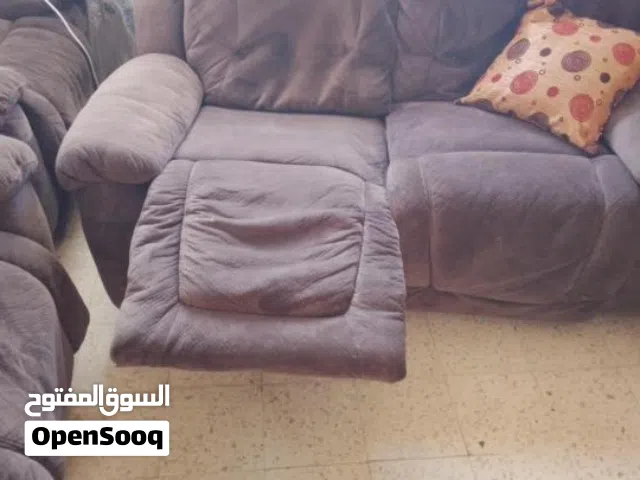 طقم كنب  على سعر  100 قابل للتفاوض    لا توصل مع رقم في وصف  الموقع وادي السير قريب من جامع التقوي