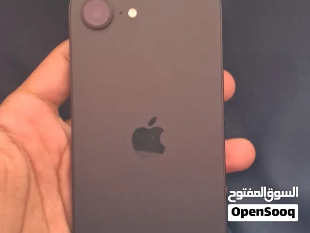 ايفون 16E جديد اموره طيبه مع كرتونه للبيع او للبدل الوصف مهم
