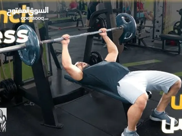 جهاز Bench Press امريكي ماركه Life fitness مع بار ألومبي 20 كيلو بحال الوكاله للبيع