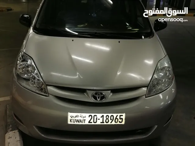 Used Toyota Sienna in Kuwait City