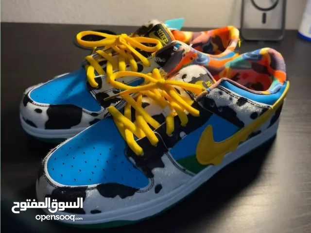 Ben and Jerry's Limited Edition Size 8