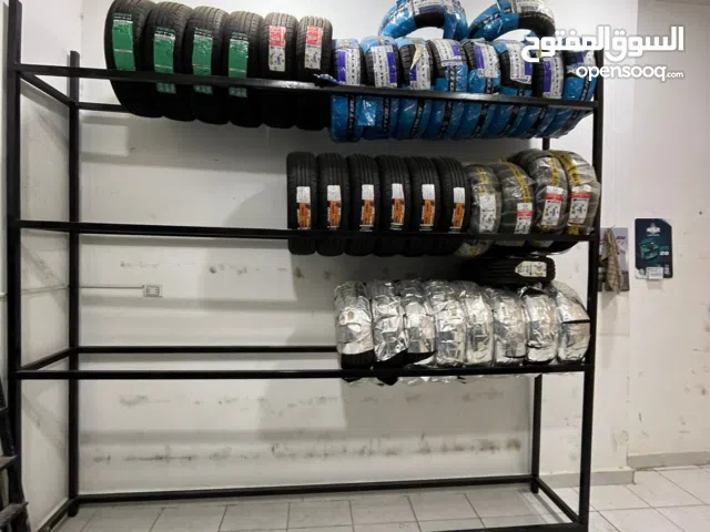 بيع كوتشات وبطاريات بسعر مخفض جدا اغلب المقاسات والماركات موجوده لتصفية المحل لعدم التفرغ للاسف