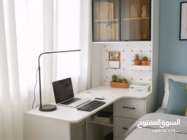 ميز مكتبي ،مودرن عملي ، خشب كوالتي عالي