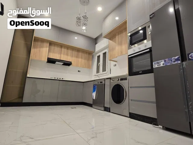 شقه للبيع في السراج بلقرب من صالة الرويال