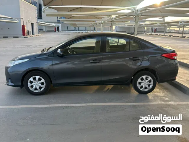 للبيع تيوتا يارس