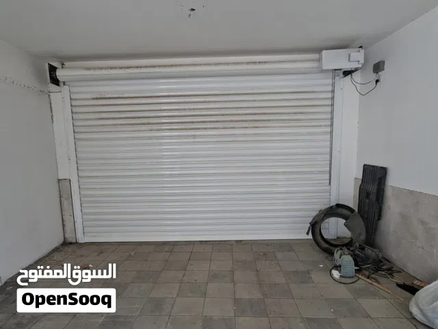 للبيع باب خارجي مع المكينة