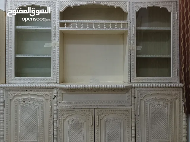 showcase in low price