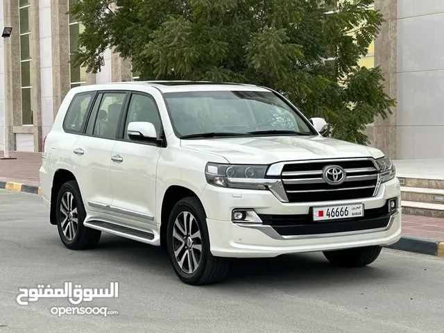 Toyota LAND CRUISER GXR V8 grand touring model 2019 FOR SALE