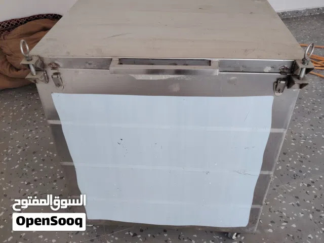 تنور استيل حجم 80x90 وارتفاع 120 وشبك استيل داخلي ممكن التحكم في مستوى الشبك وضع في الأعلى او أسفل