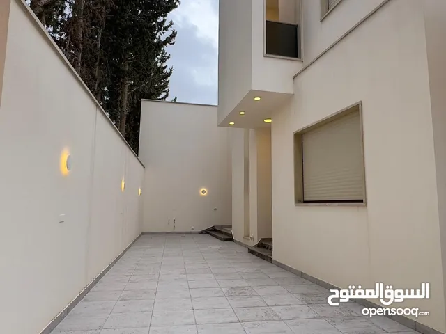 400 m2 More than 6 bedrooms Villa for Sale in Tripoli Tareeq Al-Mashtal