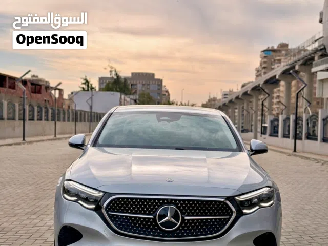 2025 مرسيدس بنز الفئة-E E 200