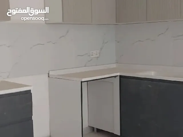 شقة للايجار في اربيل ،غرفتين نوم وصالة ومطبخ امريكي مساحة 130 م في مجمع بيشنك تاورز على شارع 150