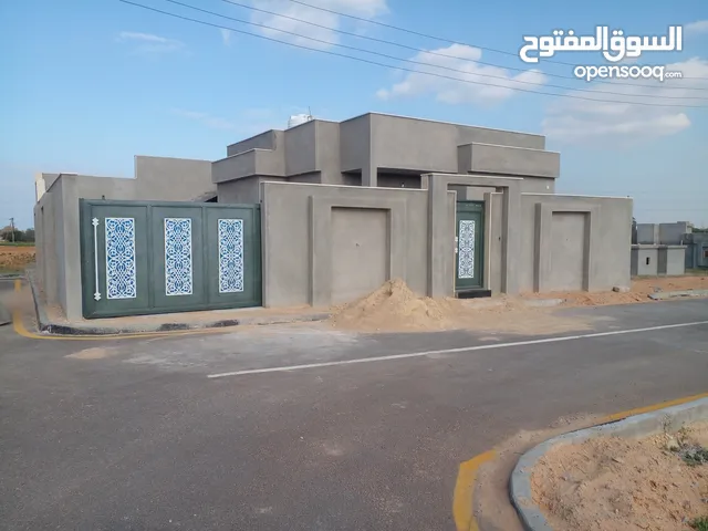 120 m2 3 Bedrooms Townhouse for Sale in Tripoli Tajura