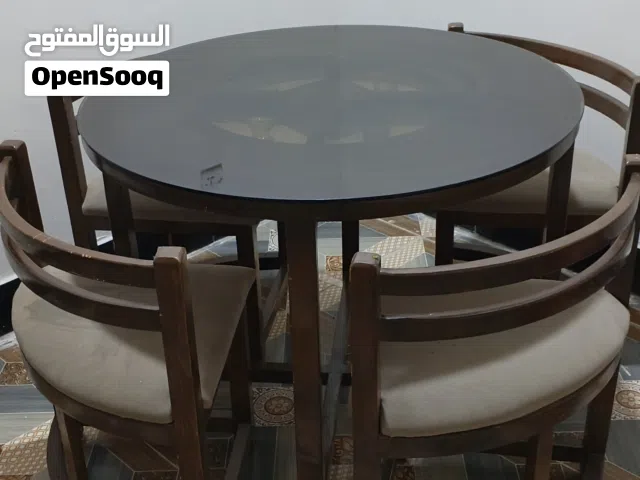 ميز طعام اقرة الوصف