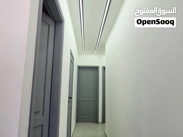 فرصة استثمارية ممتازة شقة للبيع بي بيروت النويري الطريق العام مجددة بالكامل  سند اخضر