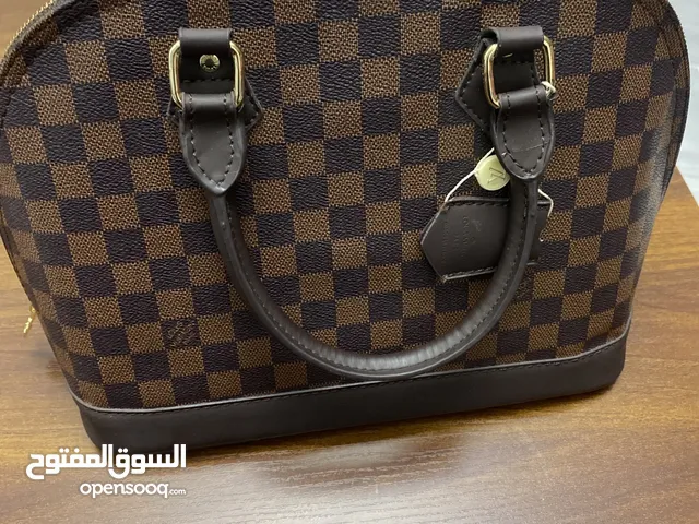 شنطة LV كوبي ماستر زي الأصلية و مرتبة