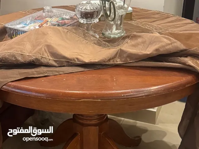 طاولة دائرية