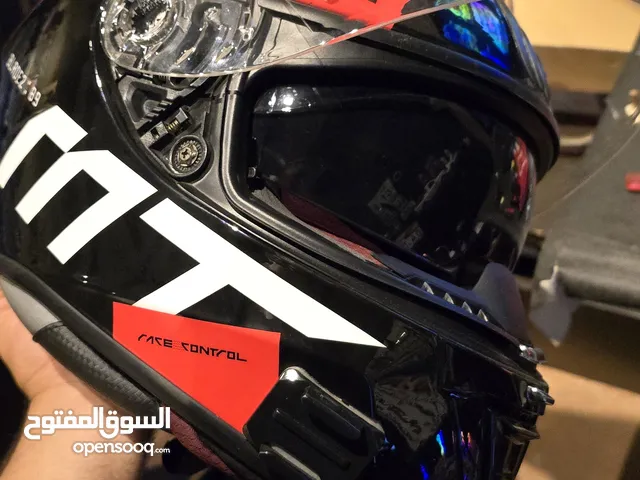 للبيع هلمت اصلي من شركة MT نضيف استخدام شخصي قليل مع الكارتون