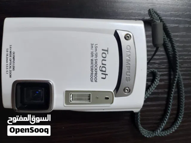 كاميرا Olympus Tough TG-310 بحالة الوكالة ومع وصلة الشاحن الاصلية ، فقط بحاجة لبطارية