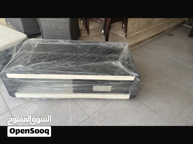 طاولات للبيع