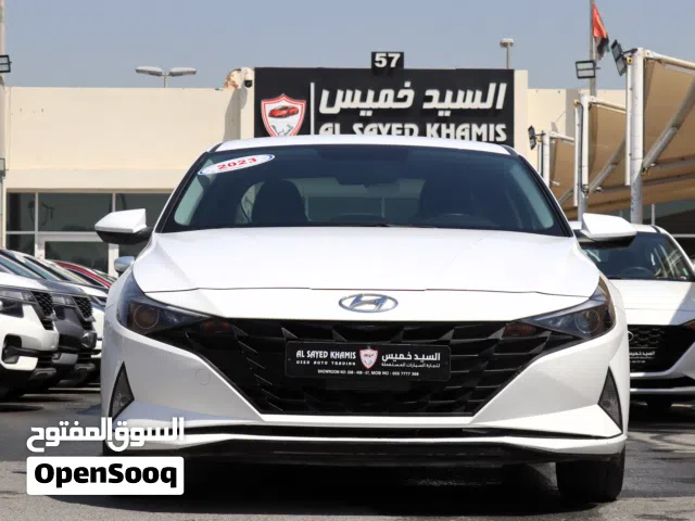 2023 Hyundai Elantra GL MID