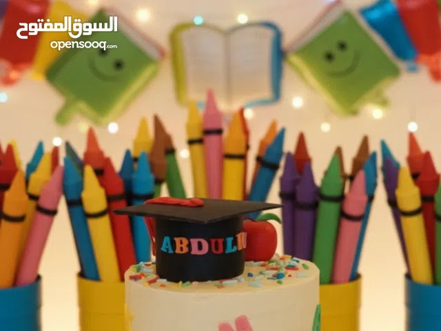 قوالب كيك تصميمات متنوعة  حسب الطلب وحشوات لذيذة ودقة في التفاصيل