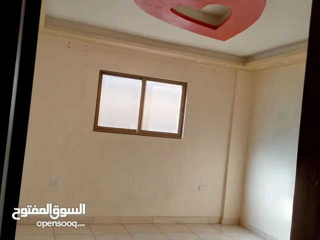 شقه غرفتين وصالون ومطبخ وحمام وبلكونه عيله صغيره ويكون مؤضف.حي الجندي مسجد طارق بن زياد