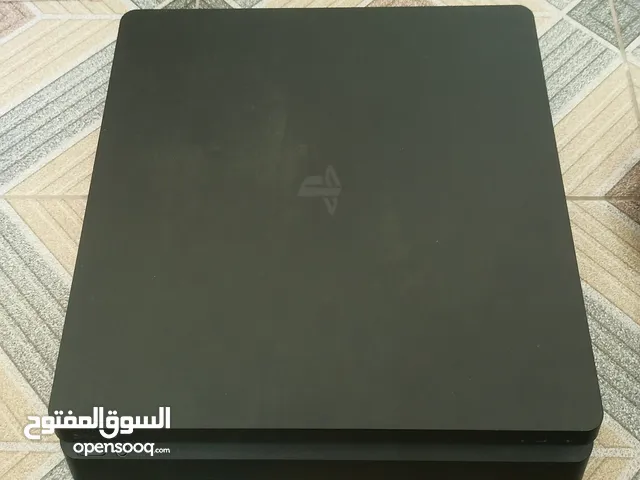 PS4 for sale in a good condition, with accessories and rare CD'S