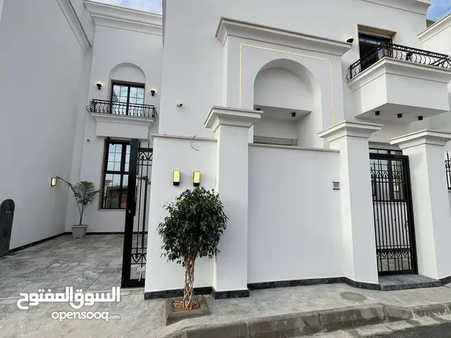 240 m2 3 Bedrooms Villa for Sale in Tripoli Ain Zara