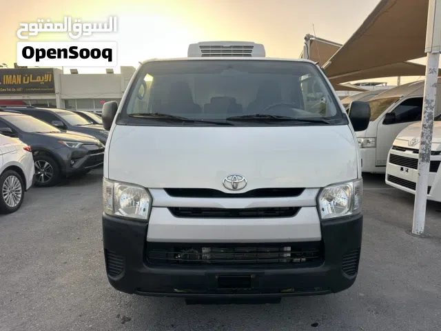 2014 تويوتا هايس Cargo