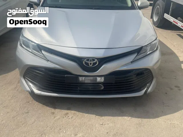 تويوتا كامري 2019 فضي