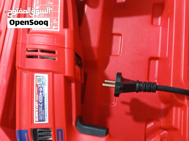 هيلتي استعمال بسيط جدا استعمال مره واحده فقط استعملته في خورمين بس هيلتي 800 وات تكسير وتخريب ومعاها