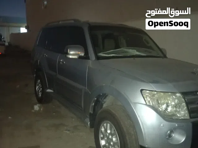 2008 ميتسوبيشي باجيرو GLS Plus