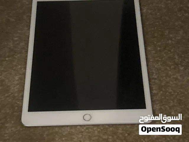 Apple iPad 8 32 GB in Southern Governorate