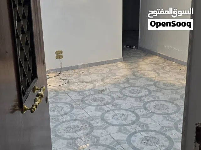 للبيع او ايجار شقه في المعادي القديمه