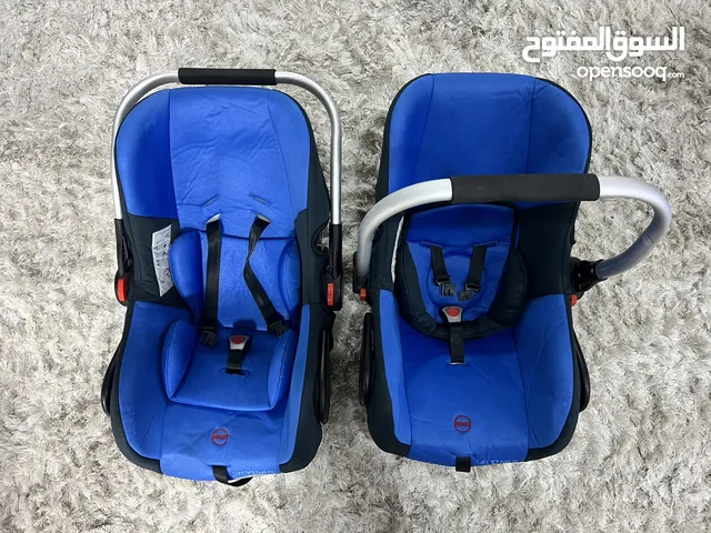 مقعد سيارة للأطفال نظيف جداً