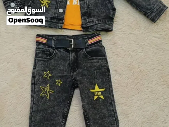 للبيع بنص السعر طقمين ولادي جينز جديد غير ملبوس اشتريتهم لابني للعيد و طلعو صغار