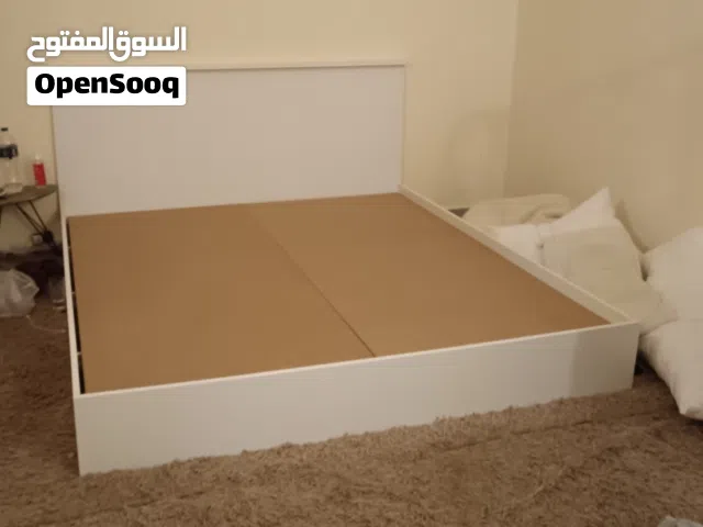 سرير زوجي شبه جديد