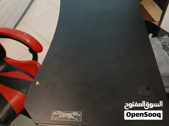 طاولة جميز بحالة جيدة