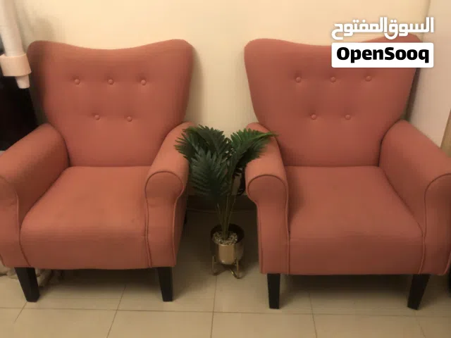 كراسي غرفة نوم مستعمل لمدة سنة من Pan home