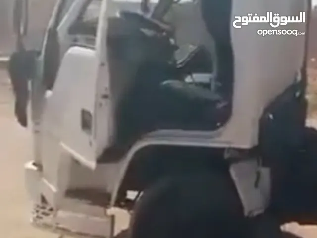 قلاب فوتون ابيض موديل 2006 للبيع