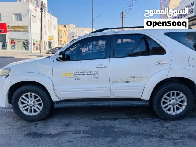 Used 2014 Toyota Fortuner SUV for Sale in GCC Specs with Automatic Transmission