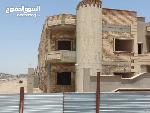 165 m2 3 Bedrooms Townhouse for Sale in Basra Qibla