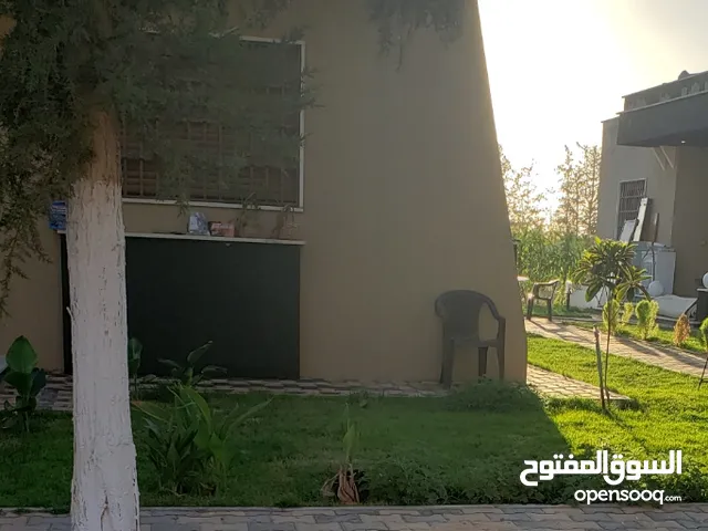 متوفر فيله ارضية للايجار اليومي بالقرب من الملكية مول