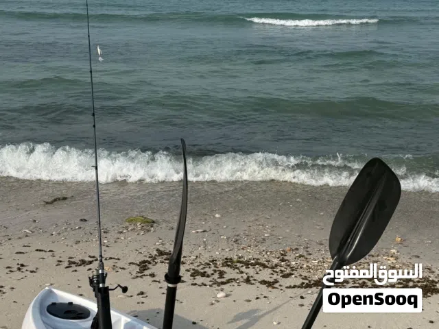 كاياك Sit-On-Top (مفتوح) مصنوع من بلاستيك بولي إيثيلين عالي الكثافة