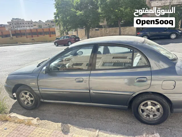 2001 كيا ريو Standard