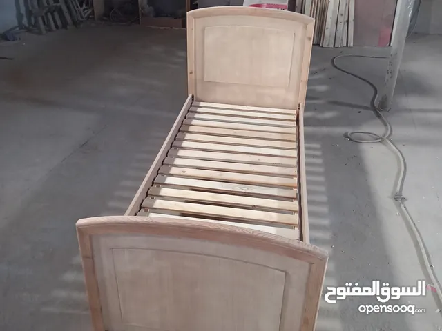 سرير اطفال لوح طبيعي