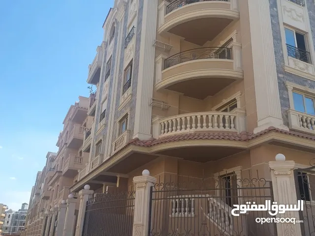 235 m2 3 Bedrooms Apartments for Rent in Giza Sheikh Zayed